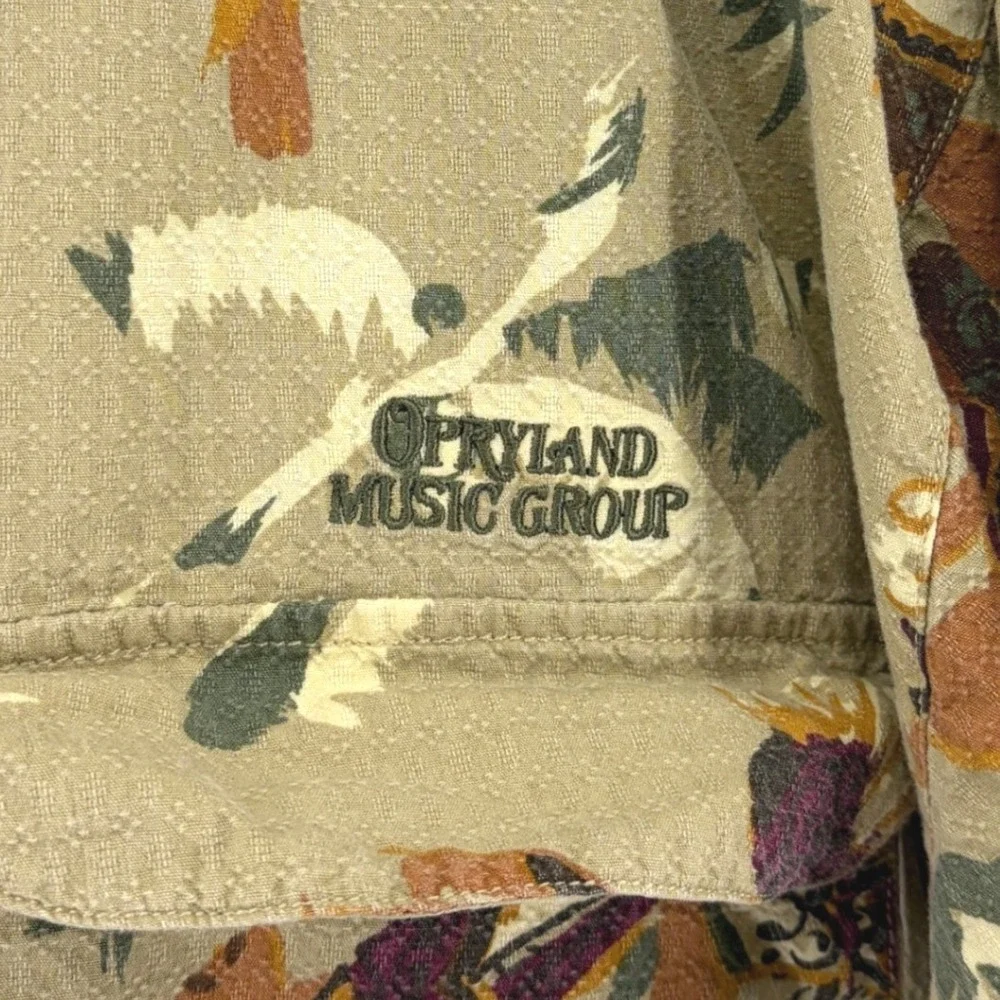 Tommy Bahama channel those